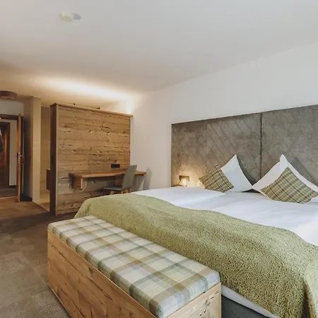 Hotel Der Gollinger 4*